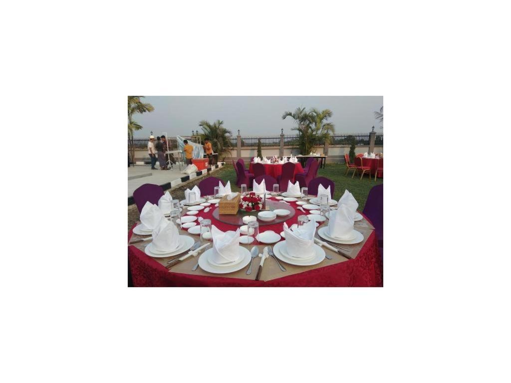 Golden Princess Pathein Luaran gambar